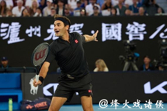 时隔五年回归澳网,费德勒搭档阿加西表演双打,他看好阿尔卡拉斯实现全满贯 时隔五年回归澳网,费德勒搭档阿加西表演双打,他看好阿尔卡拉斯实现全满贯